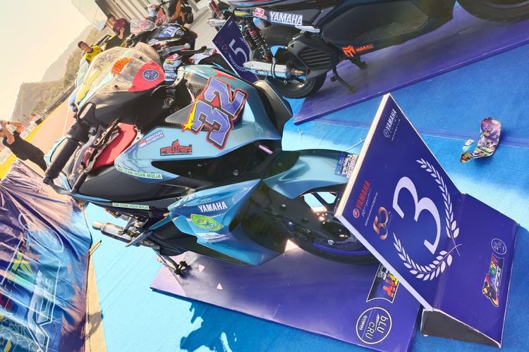 Tim balap SMK Insan Mulia Tangerang berhasil meraih podium pada seri kedua Yamaha Sunday Race yang digelar di Sirkuit Mandalika