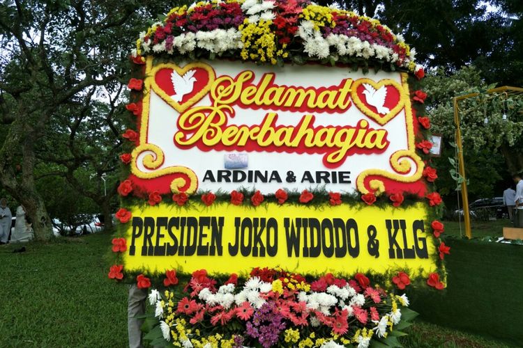 Ardina Rasti dan Arie Dwi Andika usai melangsungkan akad nikah di The Lodge Hotel Jagorawi, Gunung Putri, Jawa Barat, Sabtu (20/1/2018).