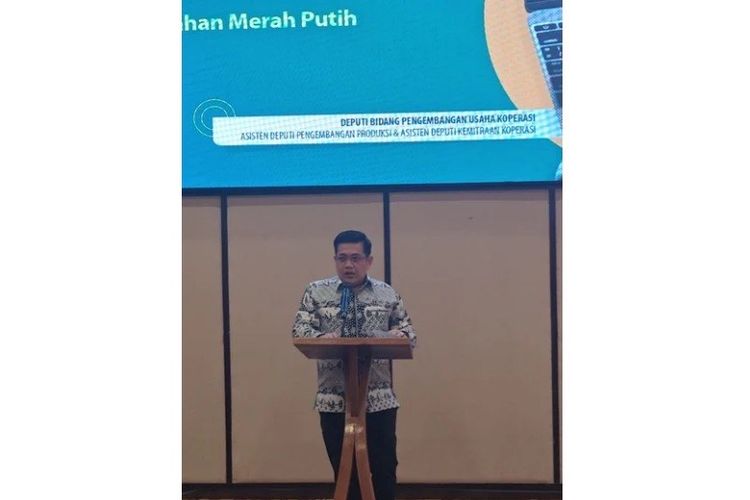 Deputi Pengembangan Usaha Kementerian Koperasi Panel Barus pada Forum Kemitraan dan Sosialisasi Pengembangan Usaha Kopdes/Kel Merah Putih yang digelar di Bali, Minggu (7/12/2025). 
