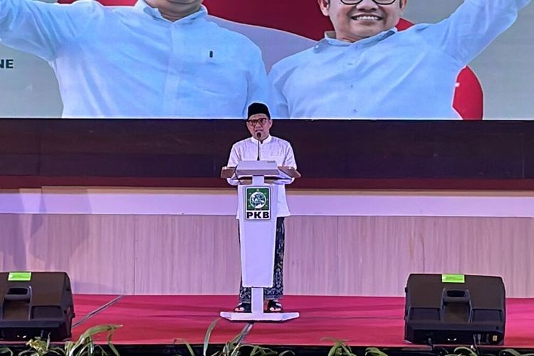 Bacawapres koalisi perubahan Muhaimin Iskandar atau Cak Imin saat menyampaikan pidato politik di Hotel Sun Shine, Soreang, Kabupaten Bandung, Jawa Barat pada Jumat (15/9/2023)