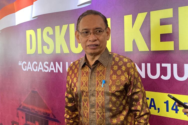 Rektor Universitas Airlangga Mohammad Nasih di sela-sela Diskusi Kebangsaan Gagasan Unair Menuju Indonesia Maju 2034, Selasa (14/5/2024).