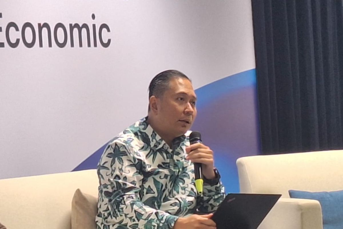 Chief Economist Permata Bank Josua Pardede dalam acara PIER Q1 2025 Exonomics Review & Media Gathering, Rabu (14/5/2025).