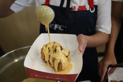 Mencicipi Ayam Goreng Saus Telur Asin KFC, Seperti Apa Rasanya?