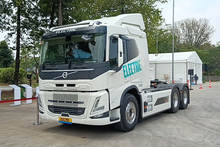 Mencoba Volvo FM electric