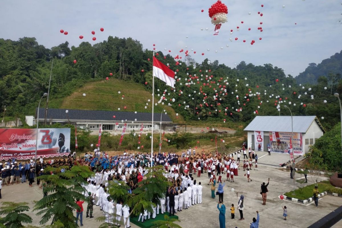 Suasana riuh peringatan Hari Ulang Tahun RI ke-73 di PLBN Entikong