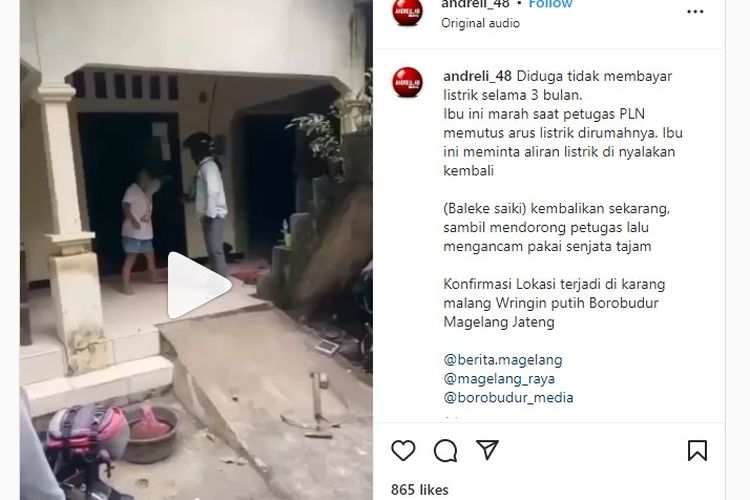 Screenshot video o di Instagram yang memperlihatkan seorang wanita sedang marah sambil memukul petugas PLN (Biller) di teras rumahnya di wilayah Kecamatan Borobudur, Kabupaten Magelang, Jawa Tengah.