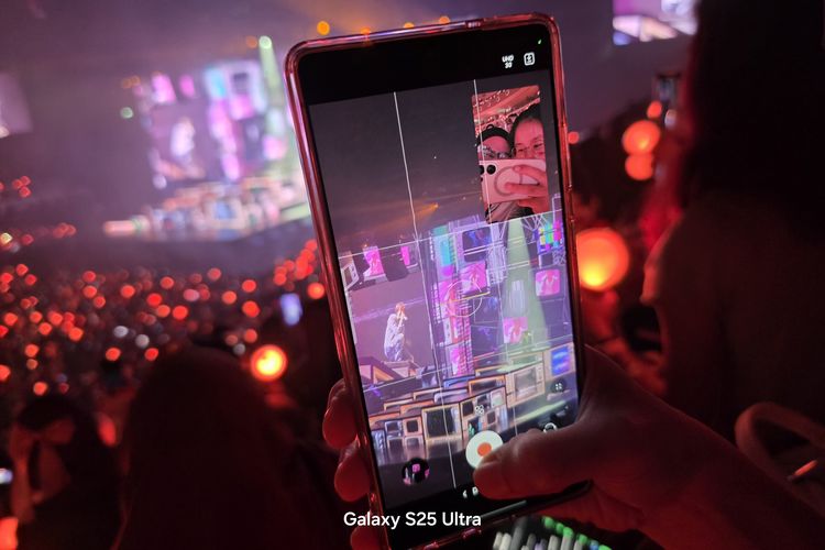 Ilustrasi menggunakan fitur Dual Cam Samsung S25 Ultra di konser J-Hope Day 1 di Indonesia Arena, Jakarta Pusat, pada Sabtu (3/5/2025)