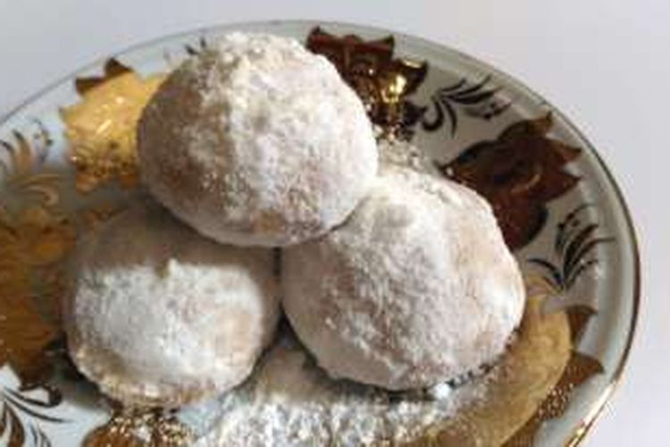 Kue Khak, merupakan kue tradisional khas Mesir yang lazim disajikan saat berbagai perayaan terutama bulan suci Ramadhan. 