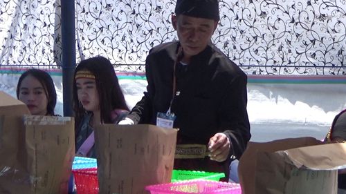 Baju Adat Rongkong Jadi "Seragam" Petugas KPPS di Palopo 