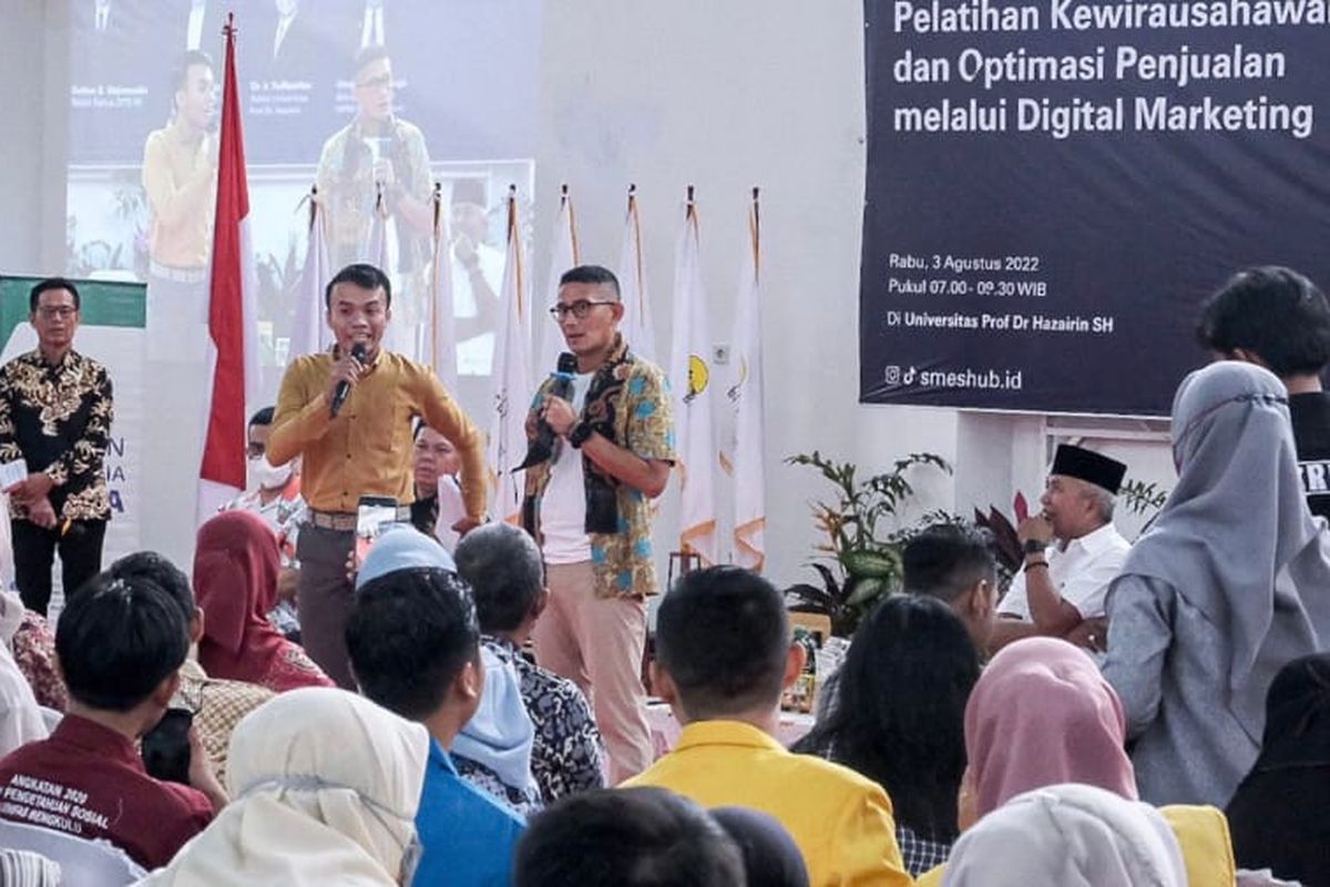 Menparekraf Sandiaga Uno di Universitas Prof. Dr. Hazairin, Bengkulu, Rabu (3/8/2022)