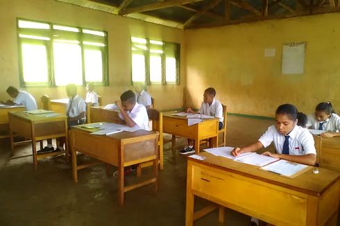 Fasilitas Kurang, 128 SMP di Kabupaten Manggarai Timur Ikut Ujian Nasional Berbasis Kertas dan Pensil