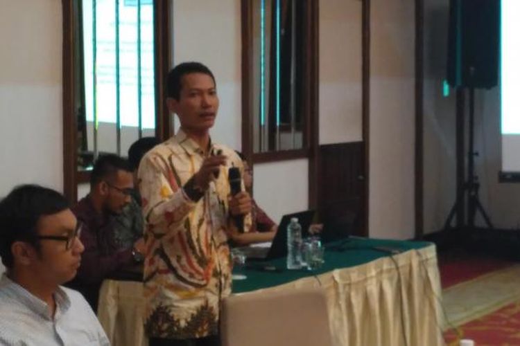 Pogram Officer Wahid Foundation Alamsyah M Djafar memaparkan hasil temuan pelarangan Kebebasan Beragam dan Berkeyakinan (KBB) sepanjang tahun 2016, Jakarta, Selasa (28/2/2017)