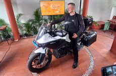 Pria Ini Tuntaskan Touring Pakai Motor Listrik ke 18 Negara