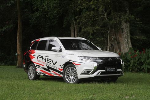 Hanya di IIMS Hybrid 2021, Outlander PHEV Diskon Hingga Rp 400 Juta