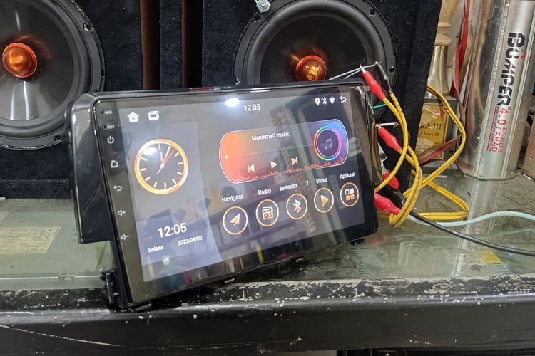 Modifiksi Audio Mobil dengan pasang head unit, DSP, dan subwoofer