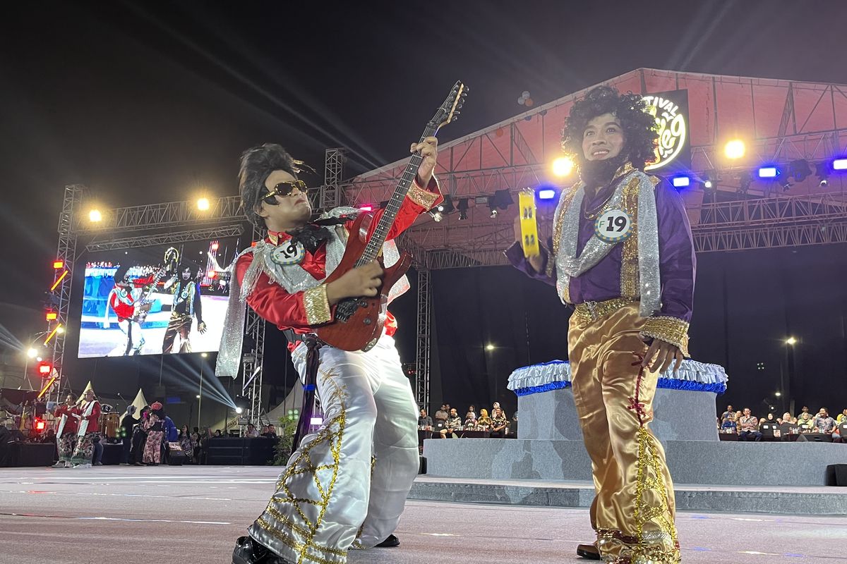 Rhoma Irama Cowboy Badut THR Jadi Inspirasi Gaya Vintage di Festival Rujak Uleg 2025