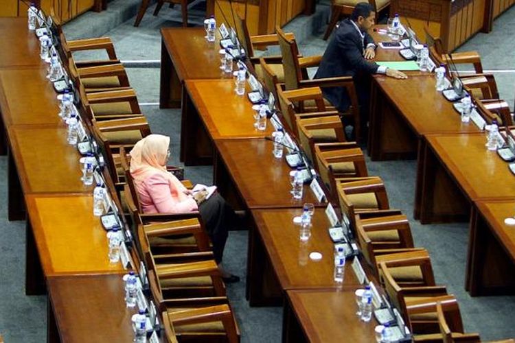 Ilustrasi DPR: Dewan Perwakilan Rakyat menggelar rapat paripurna pembukaan masa sidang IV Tahun 2014-2015, di ruang sidang paripurna II, Nusantara II, Kompleks Parlemen, Senayan, Jakarta, Senin (18/5/2015). Hadir Ketua DPR Setya Novanto, Wakil Ketua DPR Agus Hermanto, Taufik Kurniawan, Fadli Zon, dan Fahri Hamzah.