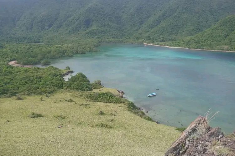 Foto : Teluk Tekaka terletak di Desa Nanga Bere, Kecamatan Lembor Selatan, Kabupaten Manggarai Barat.