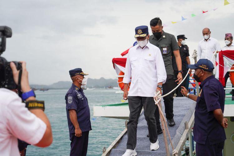 Foto : Menteri Perhubungan Budi Karya Sumadi meresmikan dua kapal wisata di Labuan Bajo, Nusa Tenggara Timur, pada Jumat (18/3/2022) 