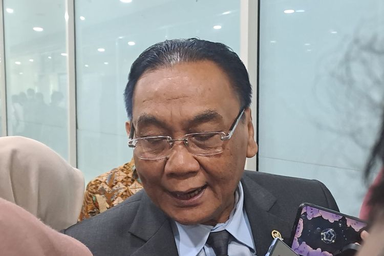 Ketua Komisi III DPR Bambang Wuryanto atau Bambang Pacul saat ditemui di Gedung DPR, Senayan, Jakarta Pusat, Selasa (28/3/2023). 