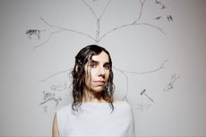 Lirik dan Chord Lagu The Dancer - PJ Harvey