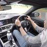 Begini Posisi Tangan yang Benar Saat Memegang Setir Mobil