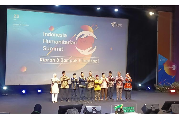 Jajaran pengurus Dompet Dhuafa bersama anggota Kemenag saat ajang Indonesia Humanitarian Summit (I-Hits) 2024 di Usmar Ismail Hall, Jakarta, Kamis (23/1/2025).