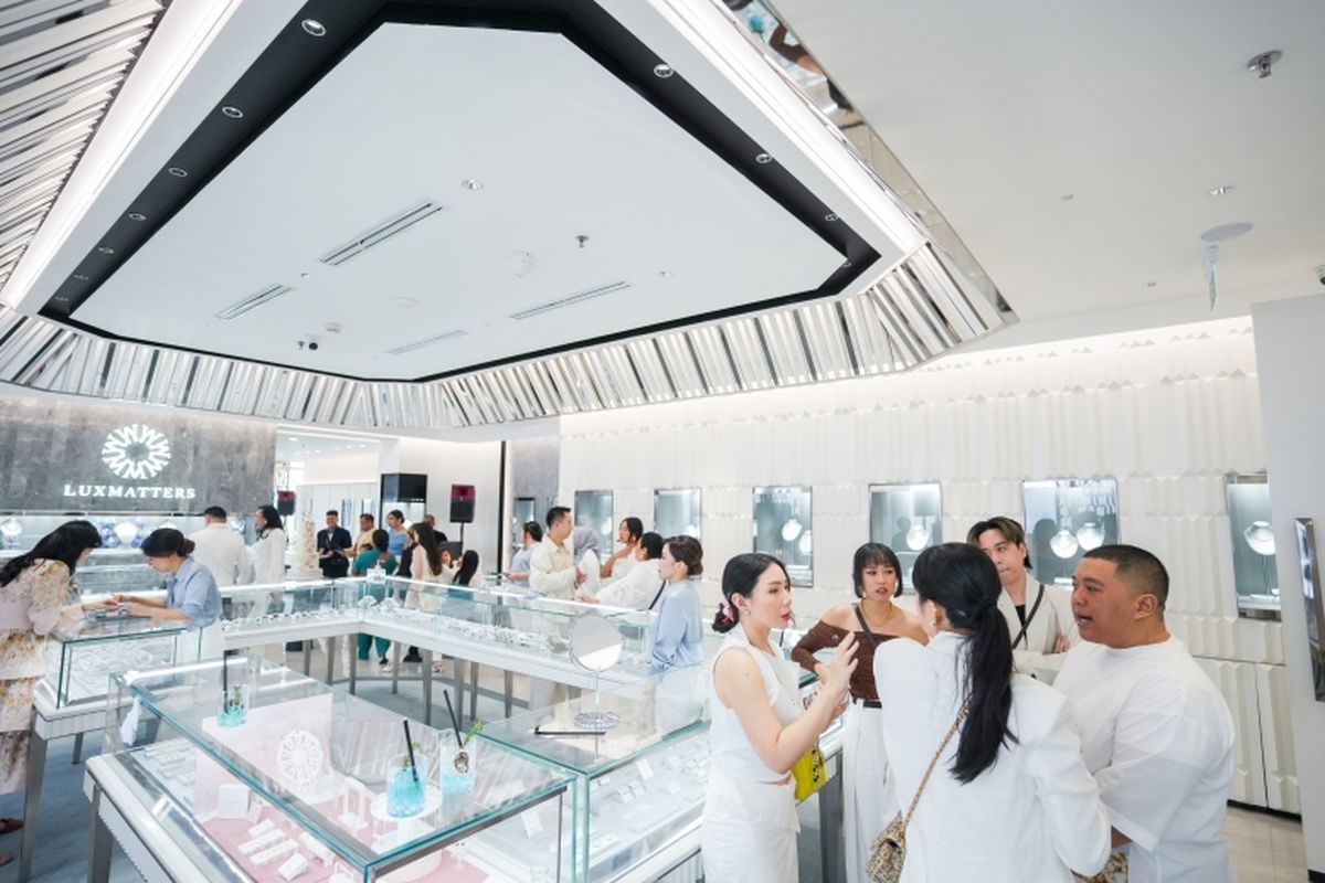 Kemeriahan perayaan anniversary Luxmatters ke-8, dihadiri para tamu spesial dan berbagai aktivitas menarik. 