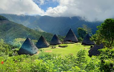 Desa Wae Rebo Flores, Kampung di Atas Awan yang Masih Tutup untuk ...