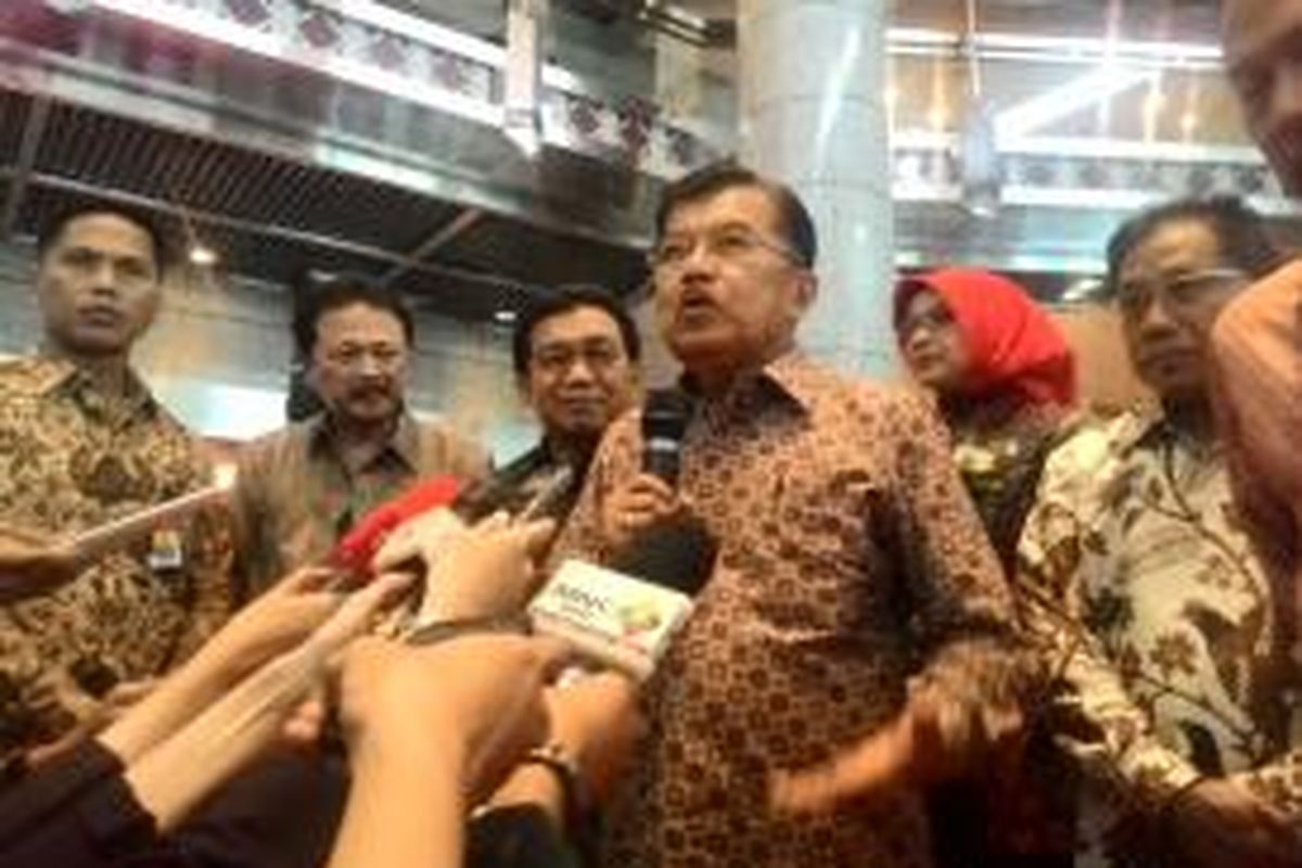 Wakil Presiden Jusuf Kalla di Bursa Efek Indonesia  (BEI), Jakarta, Rabu (30/12/2015)