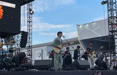 Dikta Wicaksono saat tampil di Infinite Stage Indonesia International Motor Show (IIMS) 2023 yang dihelat di JIExpo Kemayoran, Jakarta Pusat, Minggu (19/2/2023). 