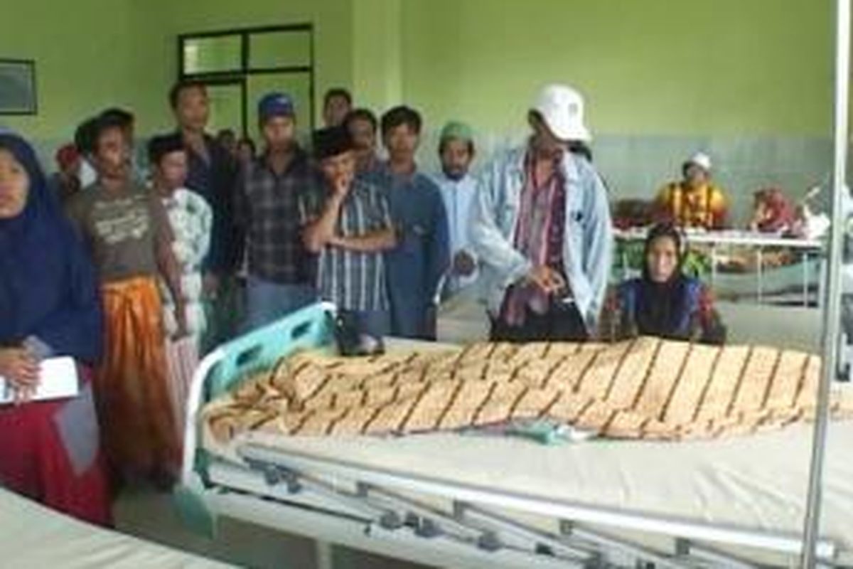 Jasad Hasanah di rumah sakir dr. Slamet Martodirdjo Pamekasan, sabtu (25/1/2014).