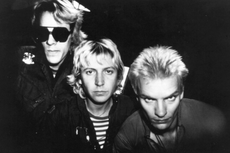 Lirik dan Chord Lagu Invisible Sun dari The Police