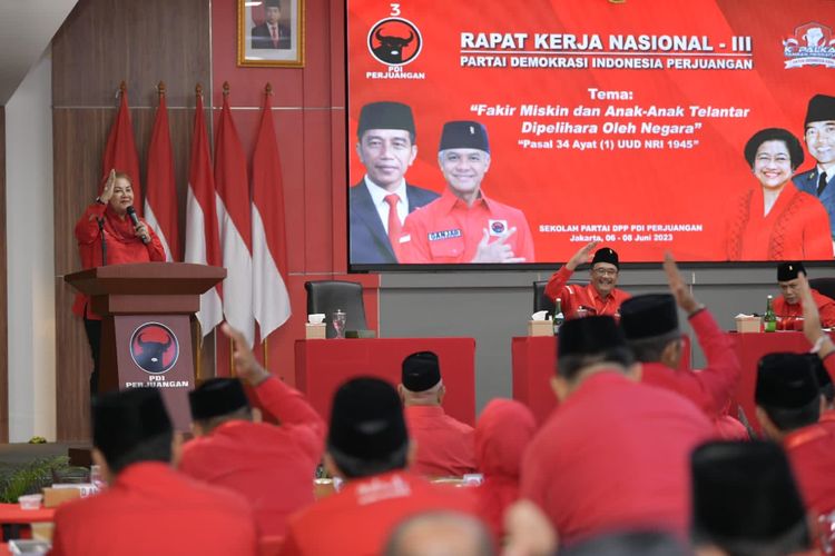 Wali Kota Semarang Hevearita Gunaryanti Rahayu saat menjadi narasumber dari lima kepala daerah yang didapuk pada Rapat Kerja Nasional (Rakernas) Partai Demokrasi Indonesia Perjuangan (PDI-P) III di Sekolah Partai Lenteng Agung, Jakarta Selatan (Jaksel), Selasa (6/6/2023).
