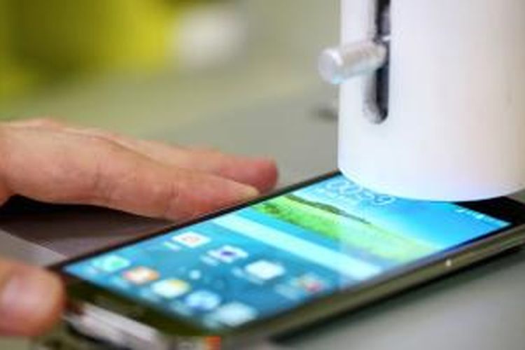 Sebuah thermal camera digunakan untuk mendeteksi panas yang dihasilkan oleh Galaxy S5
