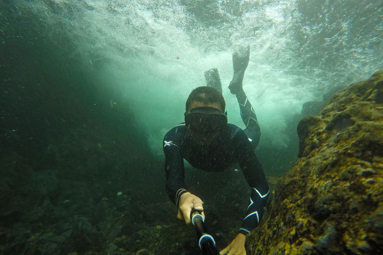 Freediving di Green Lagoon, Curug Ciampea, Tenjolaya, Bogor, Rabu (14/3/2018).