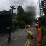 Korsleting, Mobil Toyota Corolla DX Terbakar di Depan Rumah Cilandak