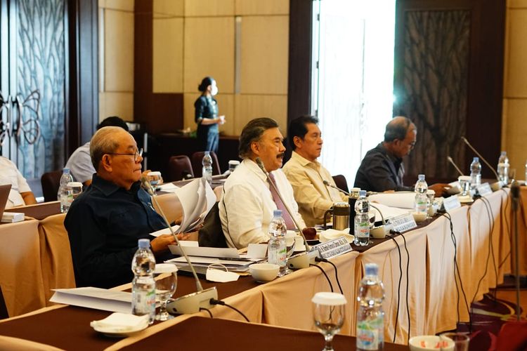 Guru Besar Unkris Prof. Gayus Lumbuun dalam Rapat Pleno Komisi Kajian Ketatanegaraan MPR RI terkait Rekomendasi Naskah Akademik dan RUU MPR, Kamis (20/7/2023).