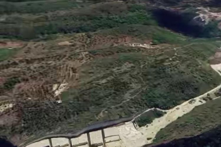 Kondisi kavling di pinggir jurang di Nusa Penida, Kabupaten Klungkung.