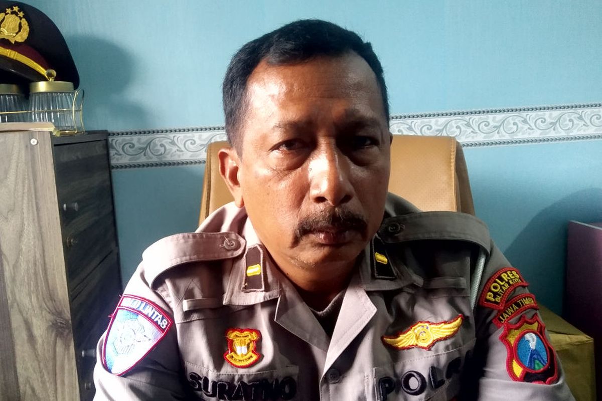 Kepala Unit Penegakan Hukum Satlantas Polres Blitar Kota, Ipda Suratno, saat ditemui di ruang kerjanya, Selasa (19/8/2025)