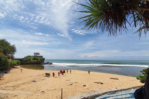 Pulau di Pantai Kukup Gunungkidul Ditutup Sementara