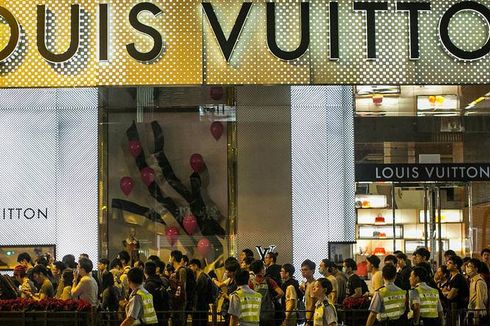 Louis Vuitton Ubah Pabrik Parfum Jadi Hand Sanitizer Darurat