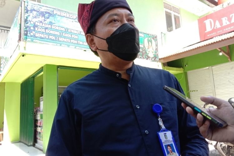 Kepala Dinas Kesehatan Banyuwangi, Amir Hidayat saat dimintai keterangan awak media 