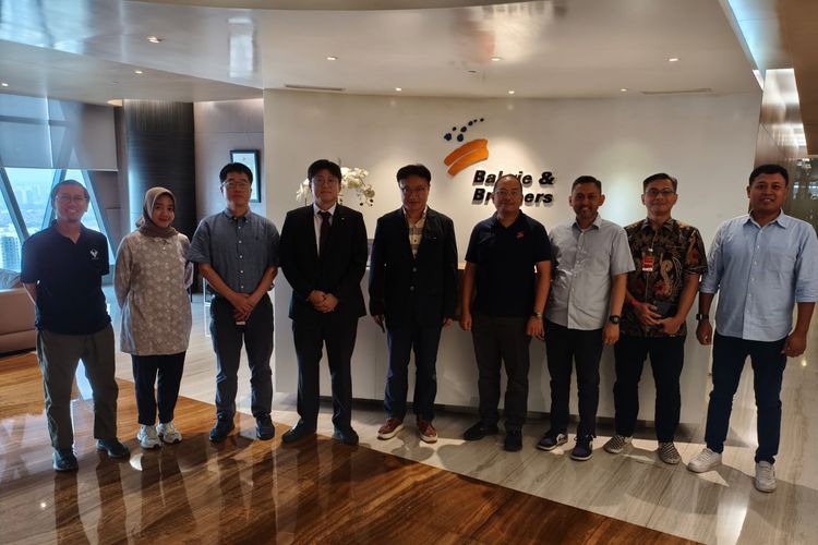 Hankook gandeng VKTR jadi pemasok ban bus listrik Transjakarta