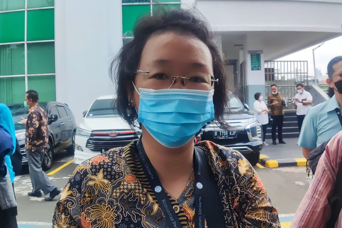 Salah satu konsumen Meikarta bernama Rosalinah datang dari Cirebon, Jawa Barat untuk menghadiri sidang gugatan PT MSU di PN Jakarta Barat, Selasa (7/2/2023). 