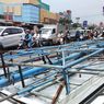 Baliho di Tangsel Roboh akibat Cuaca Ekstrem, Timpa Motor yang Parkir