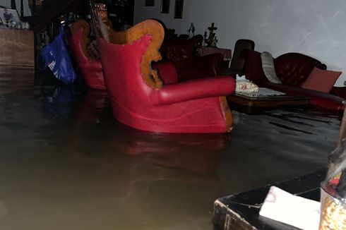 Hujan Deras, Banjir Rendam 3 RT di Kelurahan Gedong Pasar Rebo
