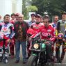 Ketika Presiden Joko Widodo Pamerkan Motor Kustom ke Marc Marquez...