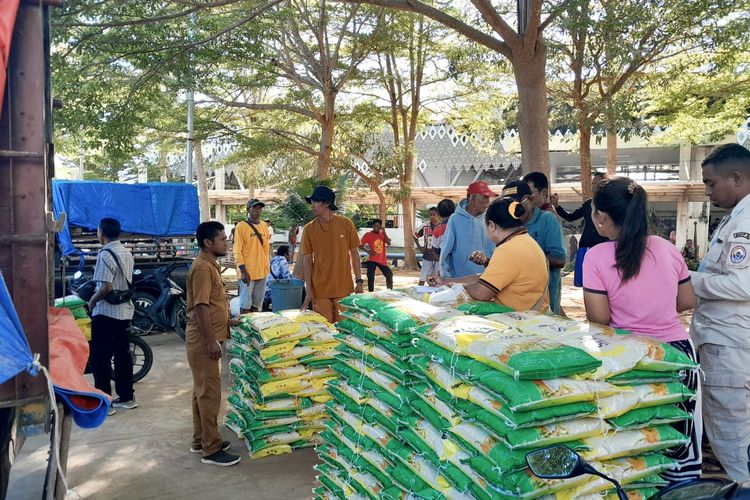 PLBN Motaain Hadirkan Pasar Murah dan Samsat Keliling, Masyarakat Perbatasan Sambut Antusias