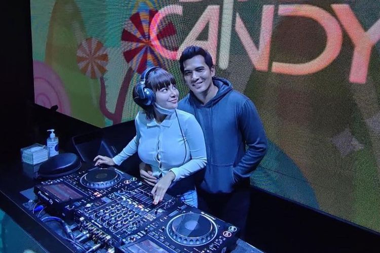 DJ Dinar Candy umumkan putus dari kekasihnya, pesinetron Ridho Illahi.